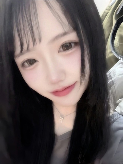 吉沢あいなさんの写真